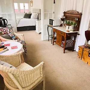 https://kenilworth-house-sc.queenslandhotels.net